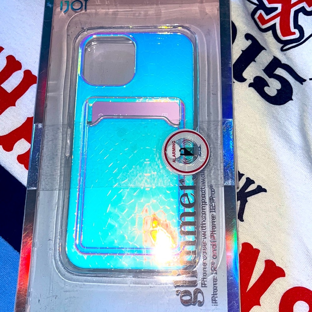 Ijoy Glimmer IPhone 12 & 12 Pro phone case with compact wallet. Shimmery silver